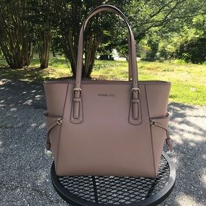 Michael Kors Voyager East West Tote